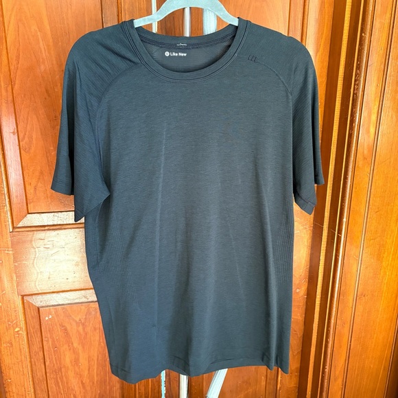 Lululemon Medium Metal Vent Tech Black - Picture 1 of 2